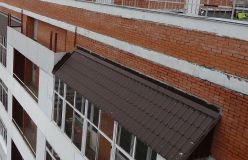Ремонт скатной кровли на балконе